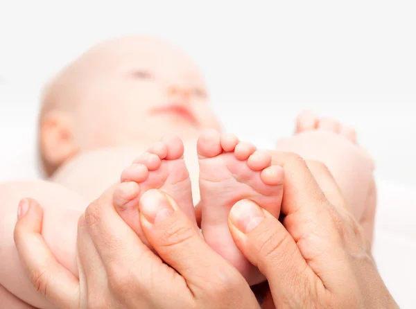 Baby-Fußmassage — Stockfoto