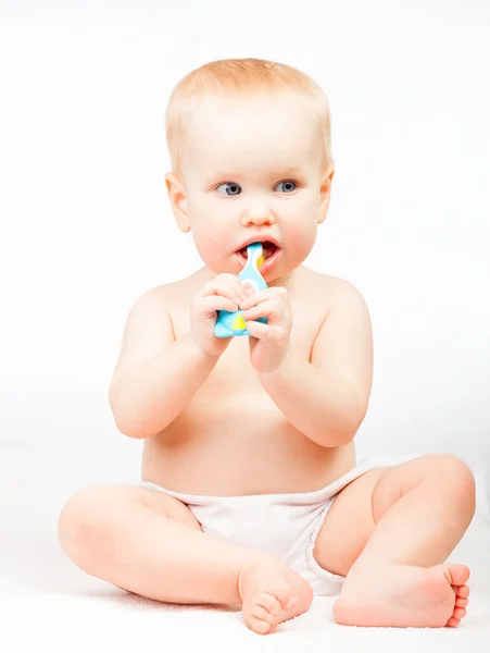 Criança escovação dentes — Fotografia de Stock
