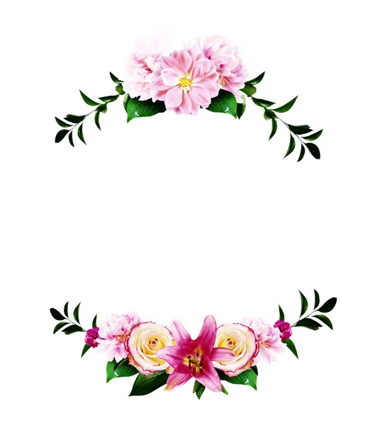 Ramki wykonane z kwiatów letnich różowy i zielony liść na białym tle na — Zdjęcie stockowe
