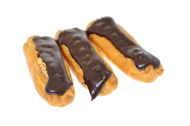 Tatlı pasta beyaz arka plan üzerinde izole