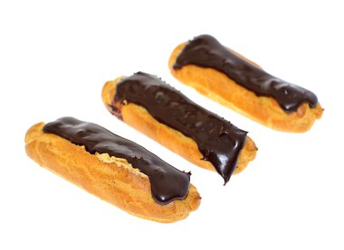 Tatlı pasta beyaz arka plan üzerinde izole