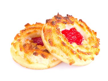 İzole üzerinde beyaz arka plan Hindistan cevizi bisküvi ile Cherry Jam