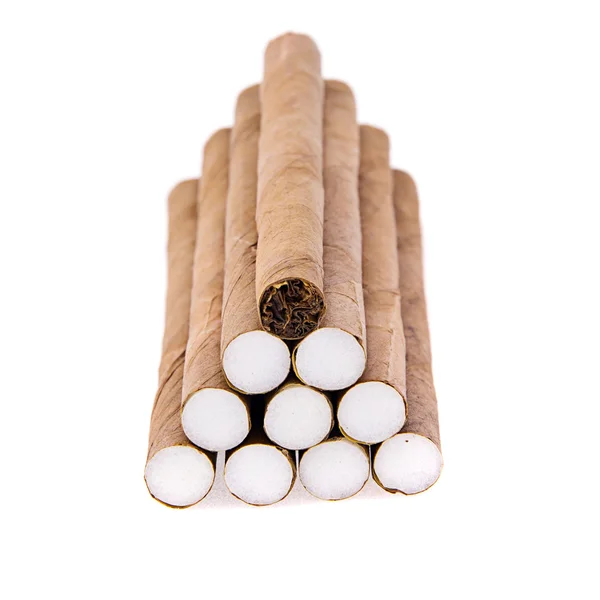 Сигары на белом фоне — стоковое фото