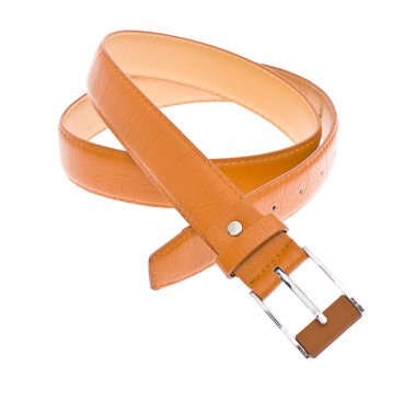 Beyaz arkaplanda izole edilmiş deri kemer