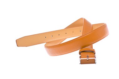 Beyaz arkaplanda izole edilmiş deri kemer