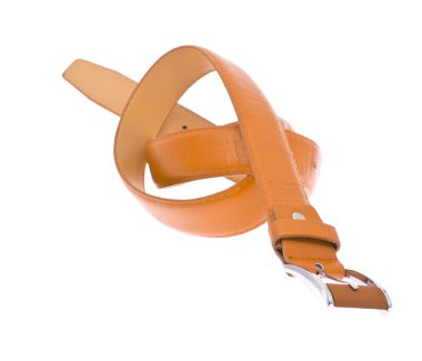 Beyaz arkaplanda izole edilmiş deri kemer