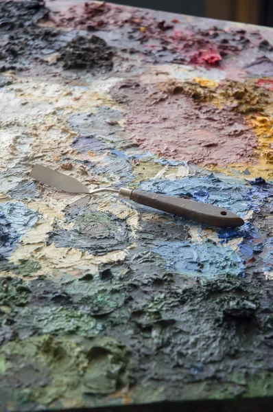 Trowel on palette — Stock Photo, Image