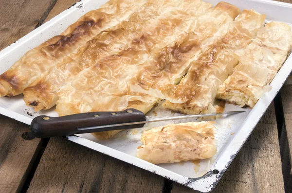 Pasta pişirme pan içinde peynir ile — Stok fotoğraf