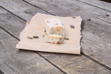 Soya peyniri ve biber ile baharatlı pepita yakın çekim