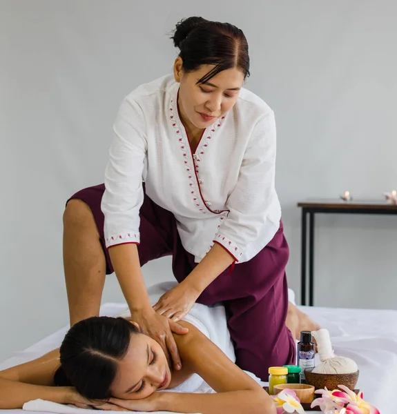 Beautiful Asian Lady Lying Relaxedly Enjoy Thai Massage Thai Massage — Stock Photo, Image