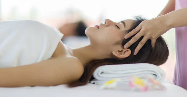 Adult Beautiful Asian Women Black Long Hair Sleep Head Massage — Stock Photo, Image