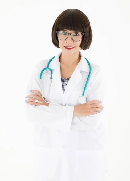 Självsäker Ung Asiatisk Kvinnlig Läkare Glas Med Stetoskop Tittar Kameran — Stockfoto