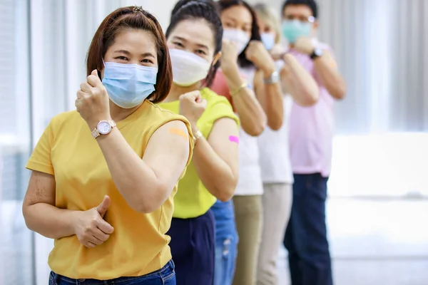Close Shot Asian Happy Strong Female Patient Wears Face Mask — Stock Photo, Image