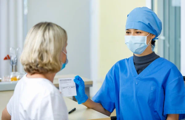 Doctor Blue Hospital Uniform Face Mask Rubber Gloves Stethoscope Send — Stock Photo, Image