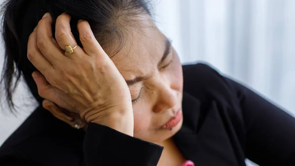 Mujer Asiática Mediana Edad Que Siente Dolor Sufre Dolor Cabeza — Foto de Stock