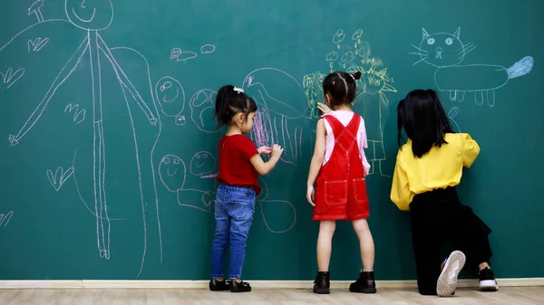 Asian Three Little Cute Elementary Primary Schoolgirl Students Enjoy Having — Stock Photo, Image