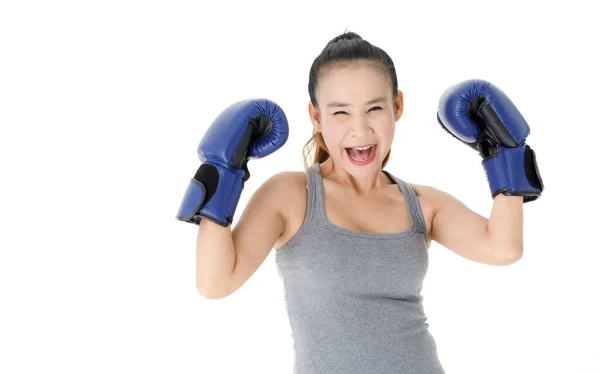 Victoriosa Joven Luchadora Asiática Guantes Boxeo Azul Levantando Las Manos —  Fotos de Stock