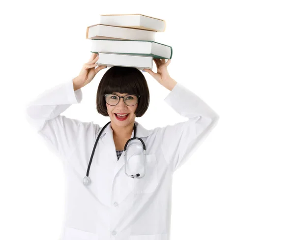 Glada Unga Asiatiska Kvinnliga Praktikant Vit Medicinsk Rock Och Glasögon — Stockfoto