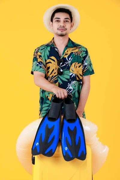 Handsome Young Asian Man Holds Yellow Suitcase Swim Fins Swim — Stock Photo, Image