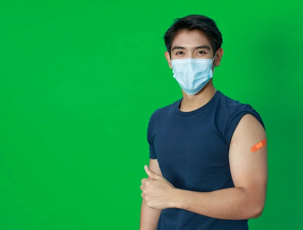 Asiatisk Ung Man Bär Skyddande Hygien Mask Förtroende Och Säker — Stockfoto