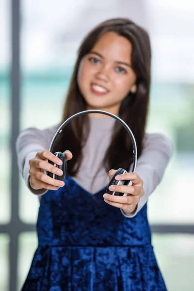 Portrait Shot Young Thai Turkish Teenager Listening Music Headset Junior — Stock Photo, Image