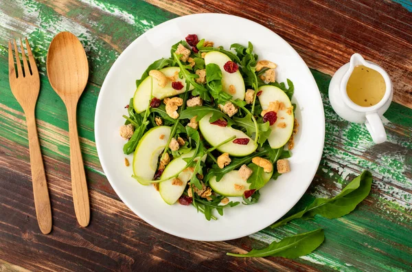 Green Apple Slice Salad Rocket Oat Granular Dried Cranberry Cashew — Stock Photo, Image