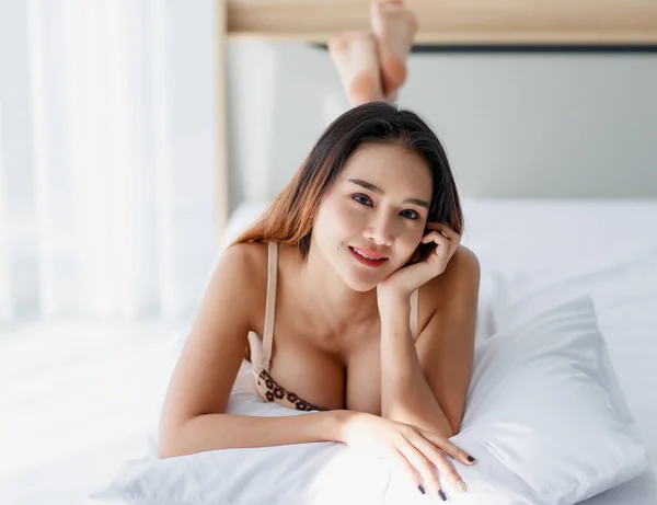 Beautiful Young Naughty Asian Girl Sexy Bra Enjoy Lie Pillow — Stock Photo, Image