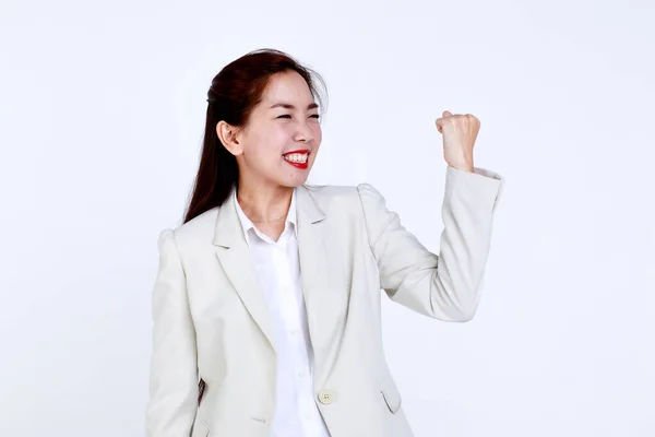 Encantada Joven Mujer Negocios Asiática Exitosa Traje Elegante Manteniendo Los —  Fotos de Stock