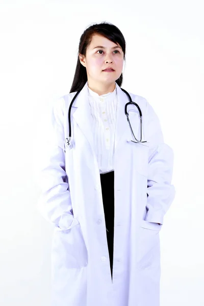 Sourire Jeune Médecin Asiatique Compétente Uniforme Médical Avec Stéthoscope Regardant — Photo