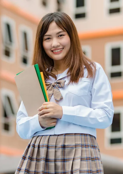 Retrato Jovem Atraente Feminino Asiático Alunos Ensino Médio Branco Camisa — Fotografia de Stock