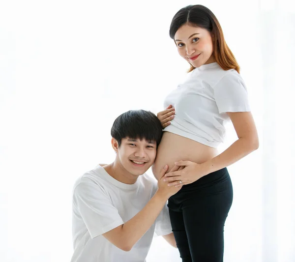 Young Lovely Asian Husband Wife Stay Together Living Room Pregnant — Stock Photo, Image