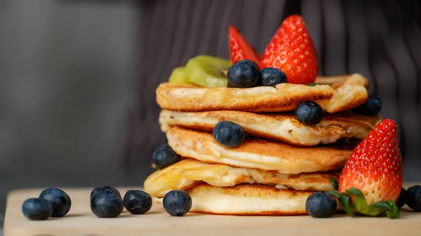 Woman Housewife Preparing Pancakes Food Family Putting Topping Fruit Strawberries — Stock Photo, Image