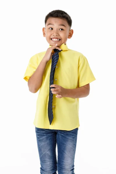 Retrato Corte Niño Asiático Inteligente Camisa Amarilla Vaqueros Azules Pie — Foto de Stock
