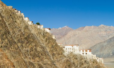 Kursha Manastırı panorama güneşli gün (Zanskar adlı)