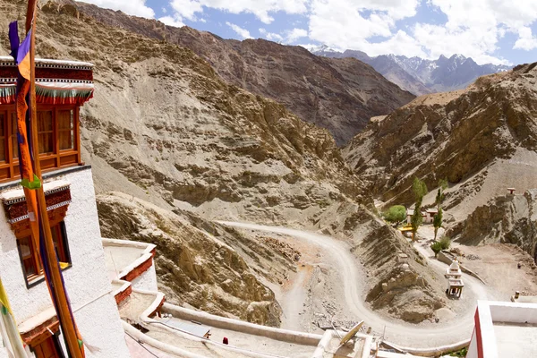 La vue depuis le monastère de Rizong en Himalaya — Photo