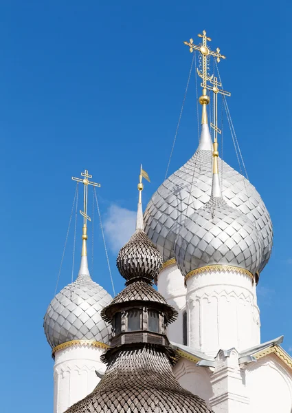 Domes of the Holy Gates and the Resurrection Church in the Kremlin of the Rostov Veliky — 스톡 사진