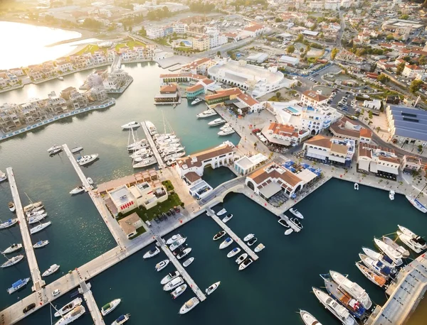 Flygfoto över Limassol Marina, Cypern — Stockfoto