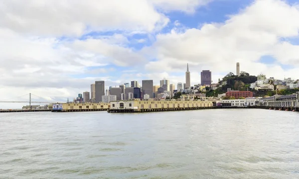 Horizonte de San francisco, california —  Fotos de Stock