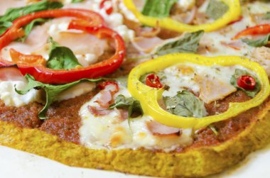 Karnabaharlı pizza