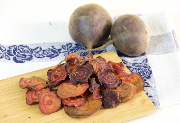 Beetroot chips crisps — Stock Photo, Image