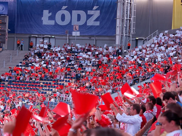 세계 리그에서 폴란드 팬 들. — 스톡 사진