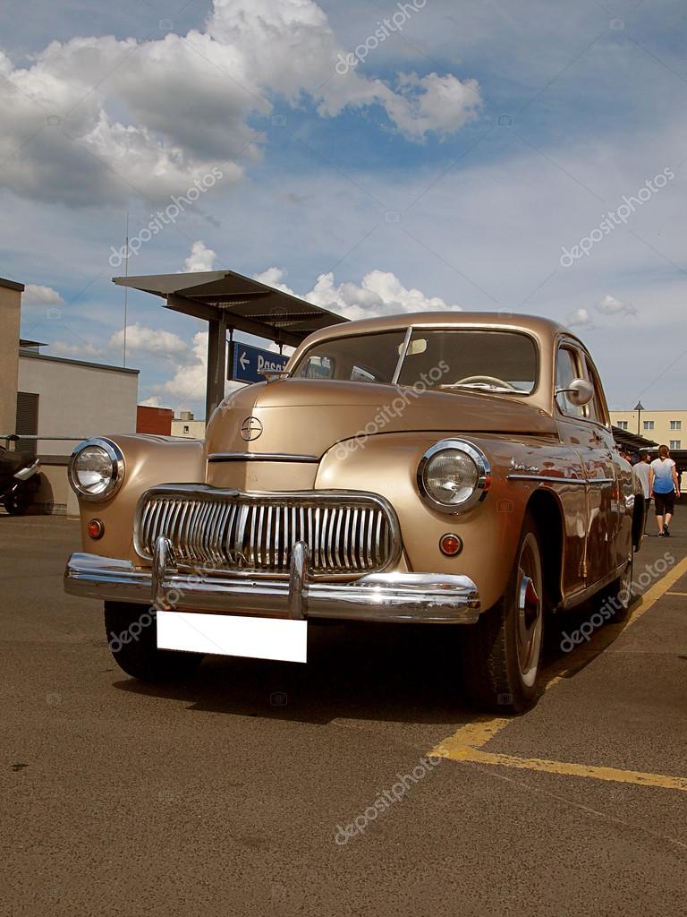 Warsaw car from the past. Stock Editorial Photo © BIKER11960 115515076