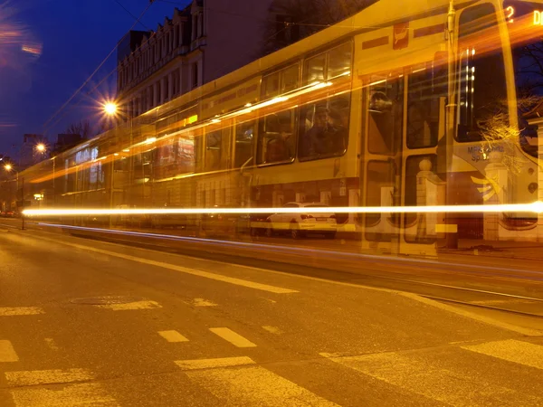 Akşam tramvay. — Stok fotoğraf