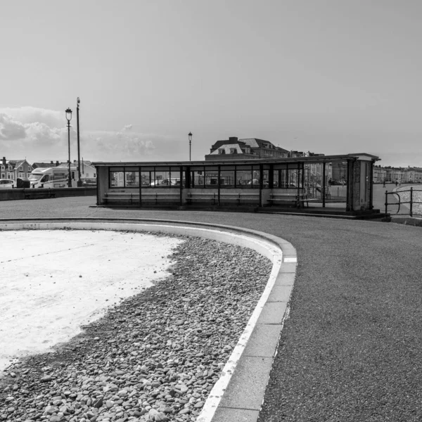 Uma Fotografia Preto Branco Mostrando Piscina Pública Llandudno Esvaziada Encontra — Fotografia de Stock