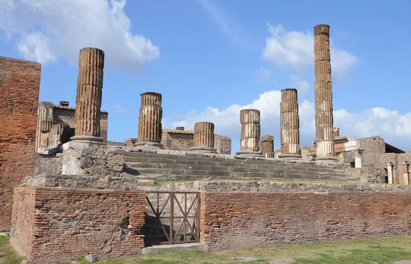 As ruínas do templo de Júpiter em Pompeia — Fotografia de Stock