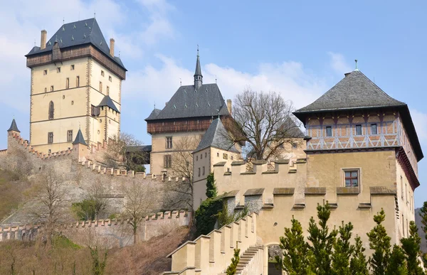 Utsikt över slottet karlstejn — Stockfoto