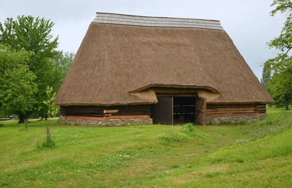 KOURIM - MAY 24: Traditional barn from the 17th century — Stock Photo, Image