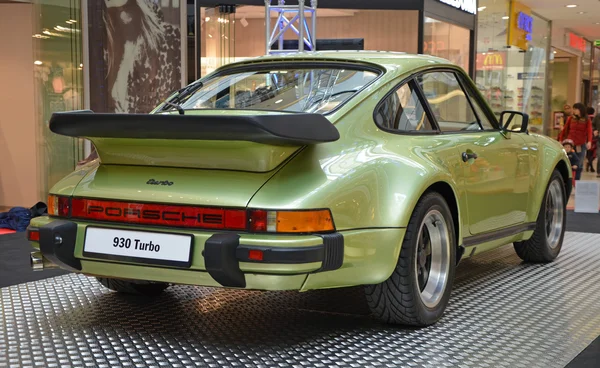 Praga - 14 kwietnia: Porsche 930 Turbo (1974) — Zdjęcie stockowe