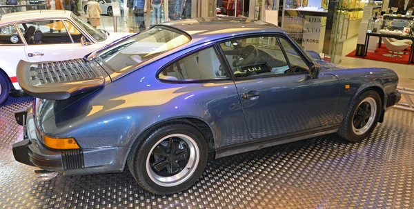 PRAGUE - APRIL 14: Porsche Carrera G model Coupe (1984) — Stock Photo, Image