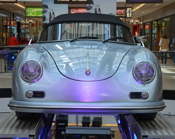 PRAGUE - APRIL 14: Porsche 356 (1949) — Stock Photo, Image